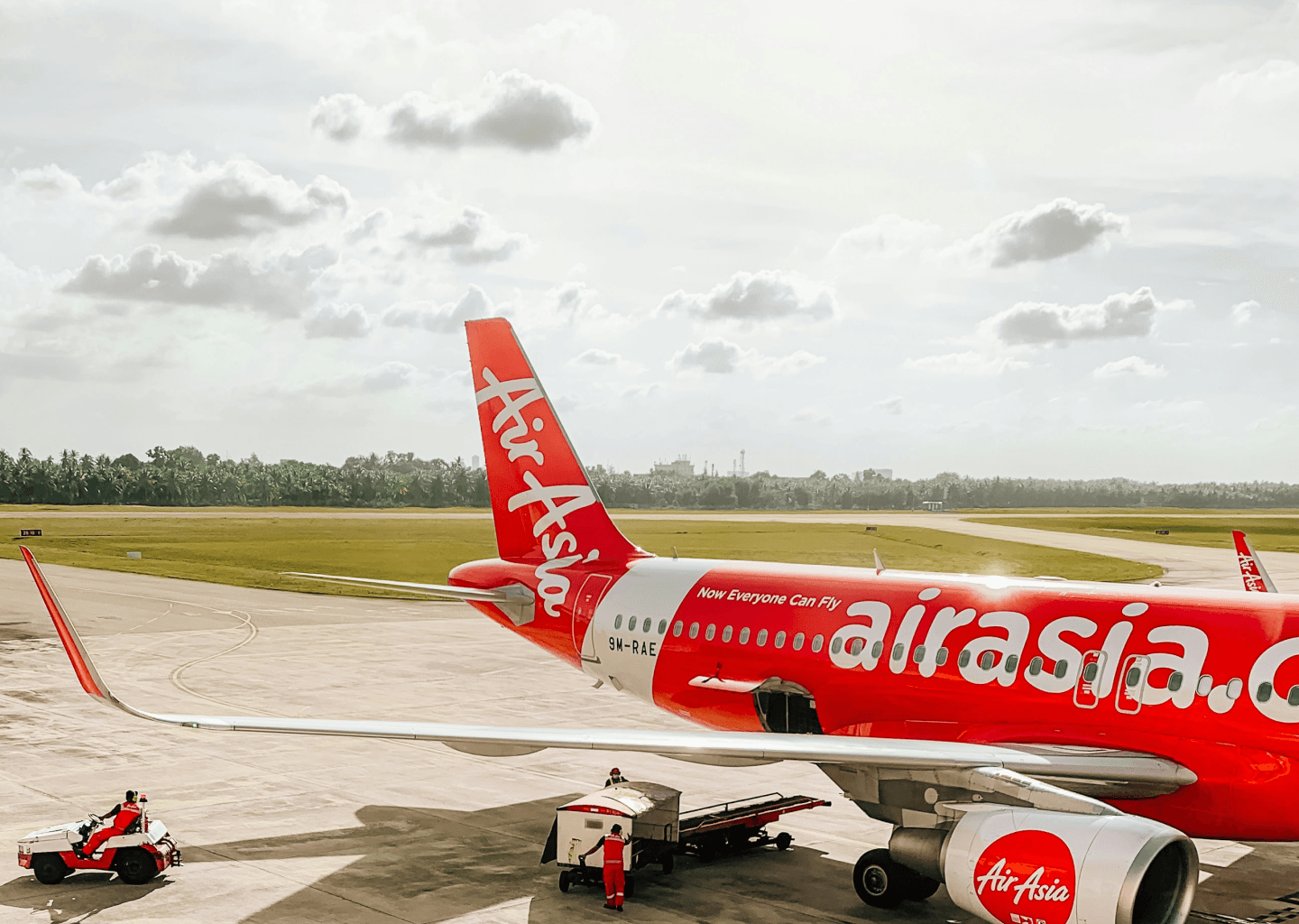 AirAsia logo thumbnail